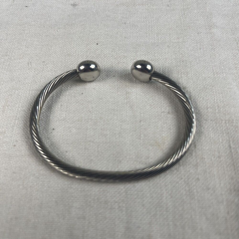 Q-Ray Wellness Bracelet Twisted Cable Flexible Stainles Steel Golf Athletic